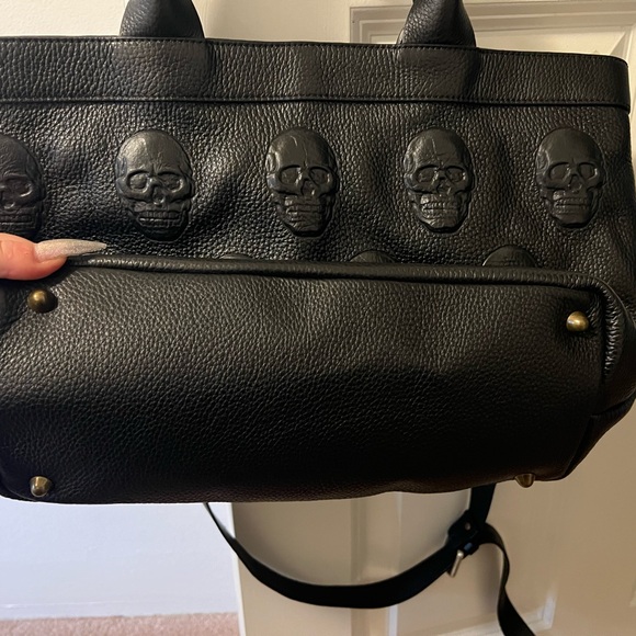 Iopelle medium skull leather tote. - Picture 4 of 6